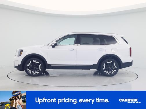 White 2025 Kia Telluride S