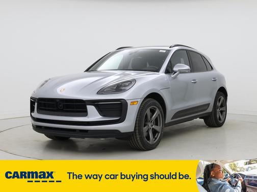 2023 Porsche Macan Base (PDK)
