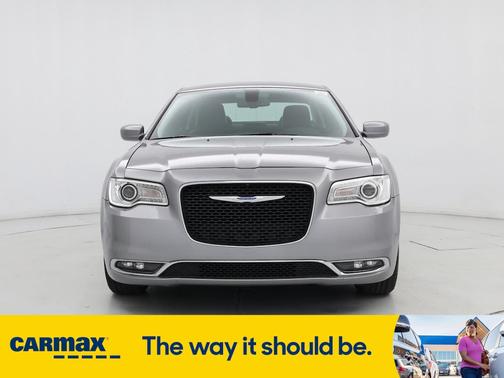 2018 Chrysler 300 Touring L