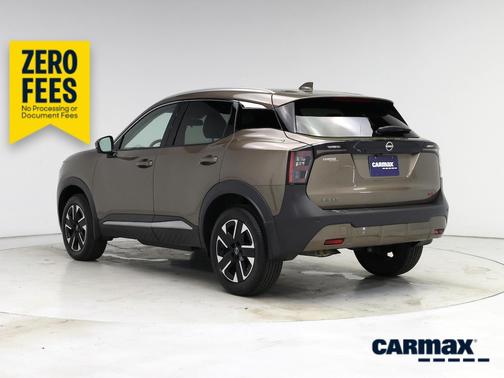 Brown 2025 Nissan Kicks SR
