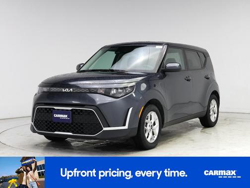 Gray 2024 Kia Soul LX