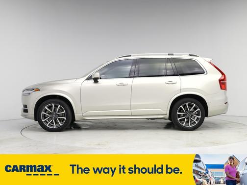 2018 Volvo XC90 T6 Momentum