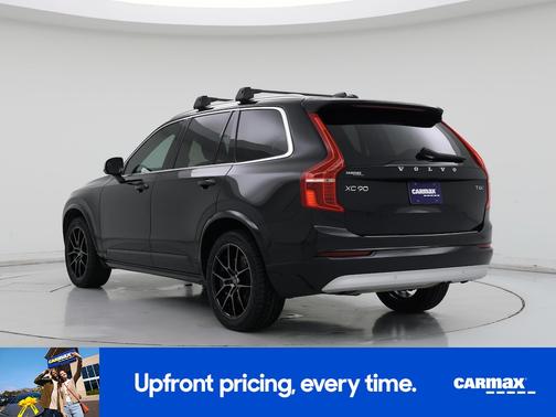 2022 Volvo XC90 T6 Momentum