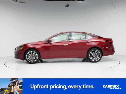 Red 2023 Nissan Altima SL