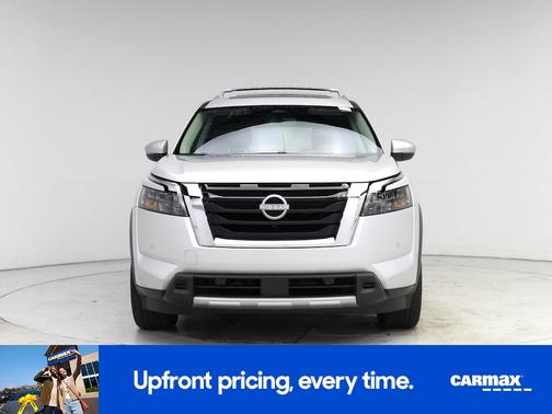 Silver 2025 Nissan Pathfinder SL