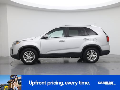 Silver 2015 Kia Sorento LX
