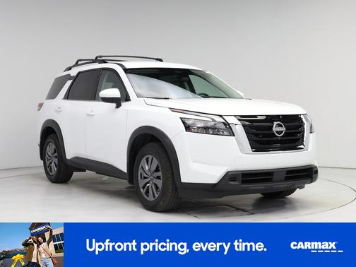 White 2025 Nissan Pathfinder SV