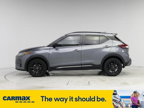 2022 Nissan Kicks SR