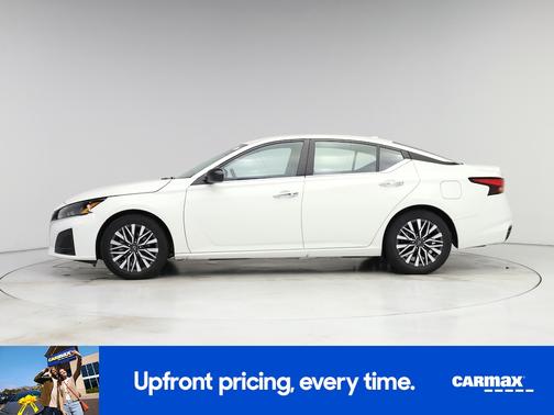 White 2025 Nissan Altima SV