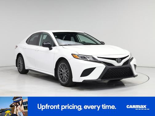 White 2020 Toyota Camry SE
