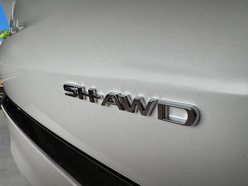 Platinum White Pearl 2026 Acura MDX Standard