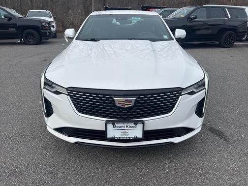 2022 Cadillac CT4 Luxury