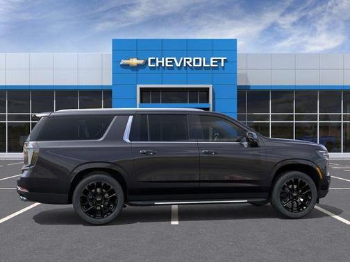 Dark Ash Metallic 2026 Chevrolet Suburban Premier