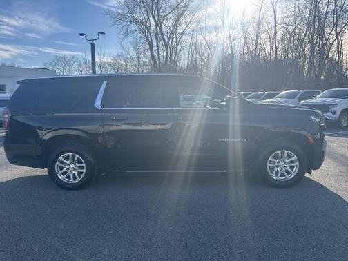 2022 Chevrolet Suburban LT