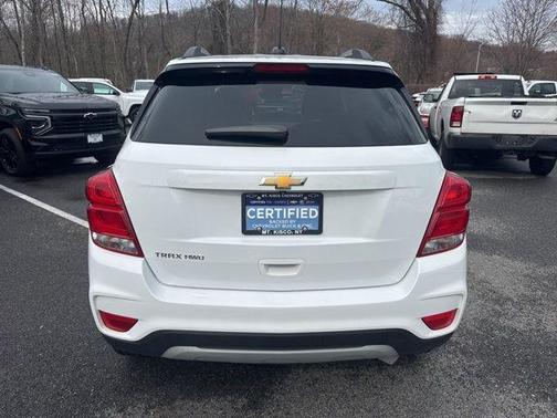 Summit White 2022 Chevrolet Trax LT