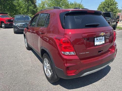Crimson Metallic 2022 Chevrolet Trax LT