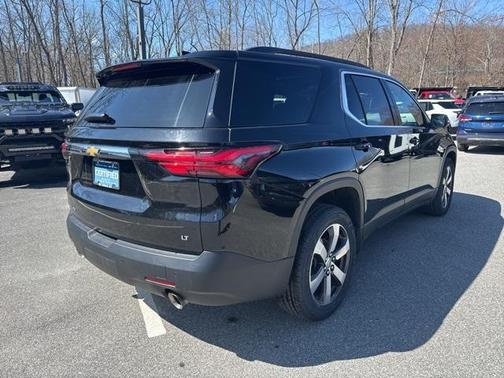 2022 Chevrolet Traverse LT Leather