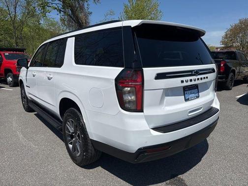 Summit White 2024 Chevrolet Suburban Z71