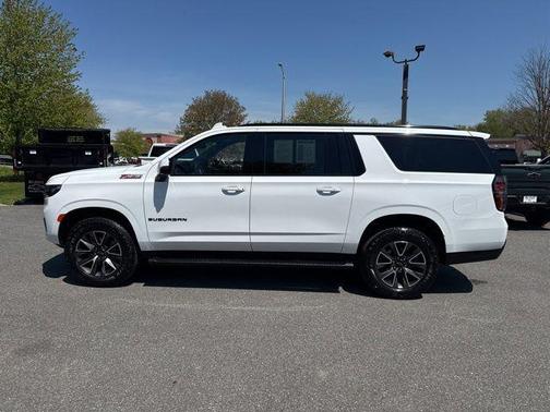 Summit White 2024 Chevrolet Suburban Z71