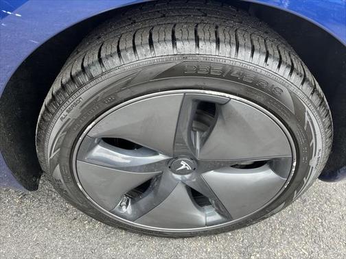 2019 Tesla Model 3 Performance