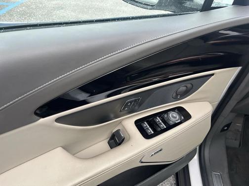 WHITE PLATINUM MET 3C 2024 Lincoln Nautilus Reserve