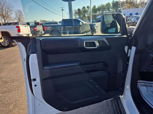 OXFORD WHITE 2025 Ford Bronco Outer Banks