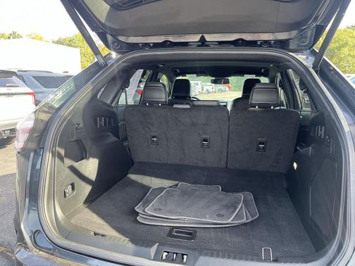 2022 Ford Edge ST