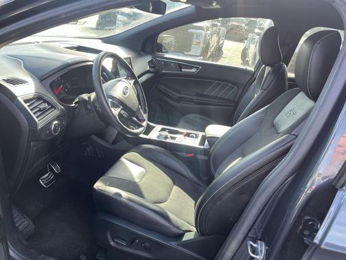 2022 Ford Edge ST