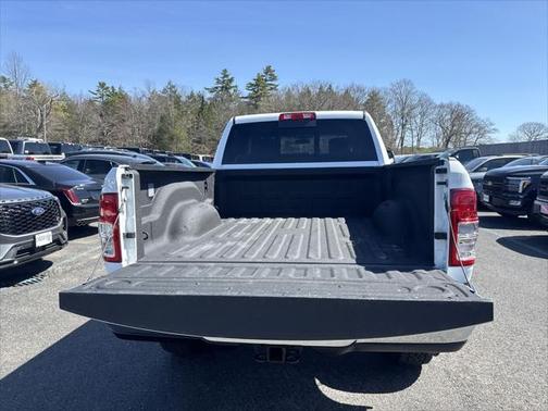 2022 RAM 2500 Tradesman Crew Cab 4x4 6'4' Box