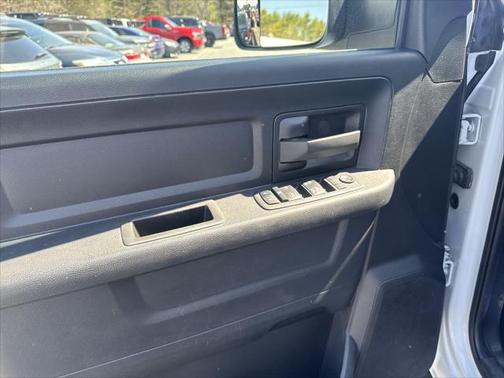 2022 RAM 2500 Tradesman Crew Cab 4x4 6'4' Box