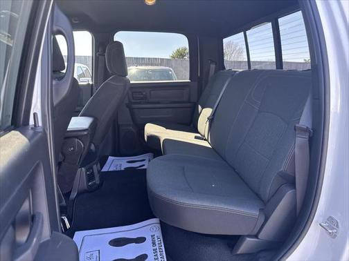 2022 RAM 2500 Tradesman Crew Cab 4x4 6'4' Box
