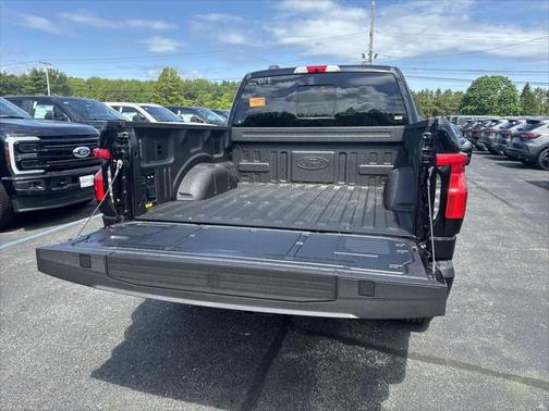 2025 Ford F-150 Lightning LARIAT