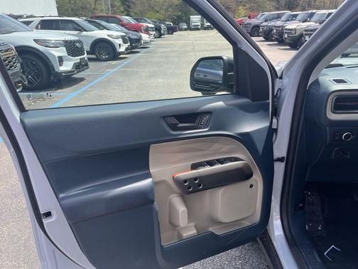 SPACE WHITE METALLIC 2026 Ford Maverick Lariat