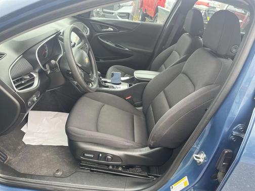Lakeshore Blue Metallic 2024 Chevrolet Malibu FWD 1LT