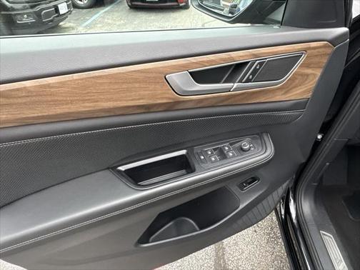 2024 Volkswagen Atlas 2.0T SE w/Technology 4MOTION