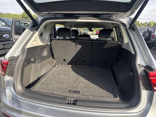 2024 Volkswagen Tiguan 2.0T SE 4MOTION