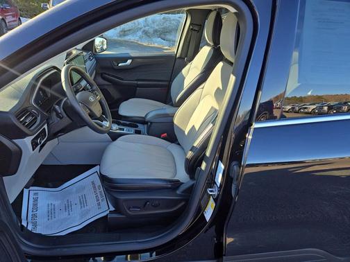 AGATE BLACK METALLIC 2025 Ford Escape PHEV SE