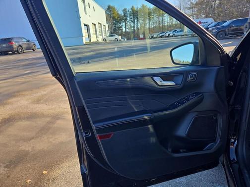 AGATE BLACK METALLIC 2025 Ford Escape PHEV SE