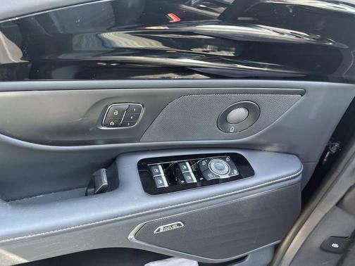 INFINITE BLACK MET CC 2024 Lincoln Nautilus Reserve