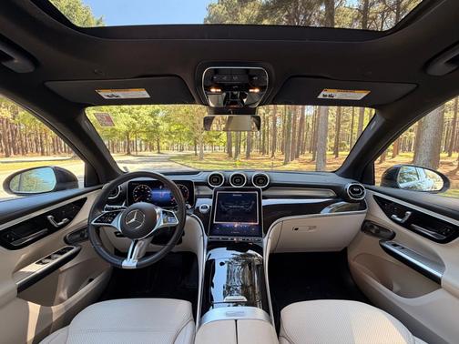 Nautical Blue Metallic 2023 Mercedes-Benz GLC 300