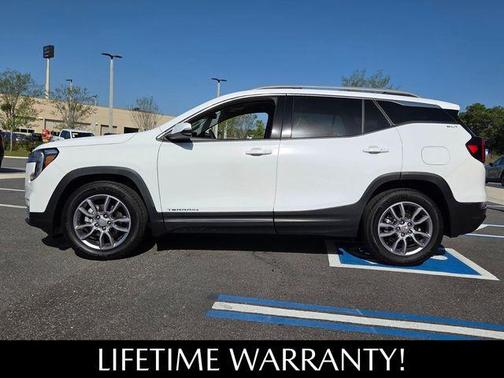 Summit White 2022 GMC Terrain SLT