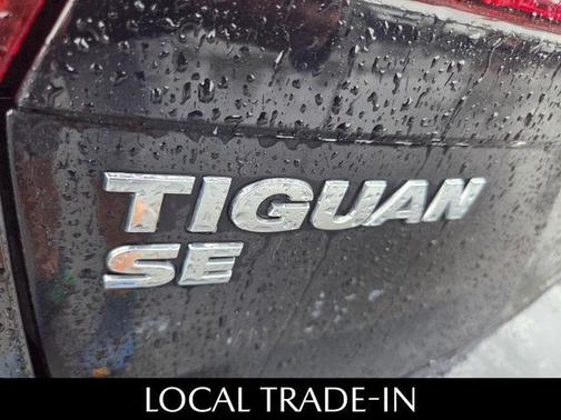 Deep Black Pearl Effect 2019 Volkswagen Tiguan 2.0T SE