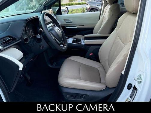 2023 Toyota Sienna Limited