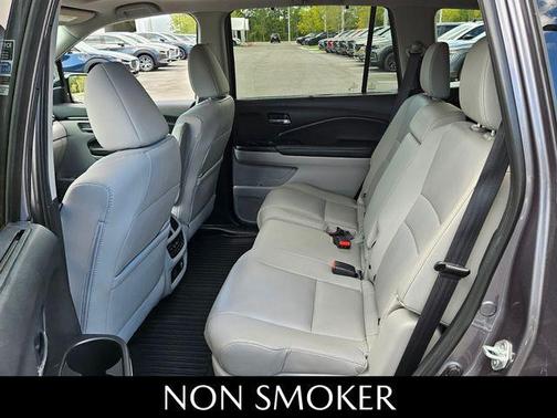 2022 Honda Pilot Touring 8-Passenger