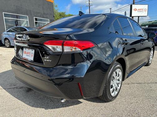 2025 Toyota Corolla Hybrid LE