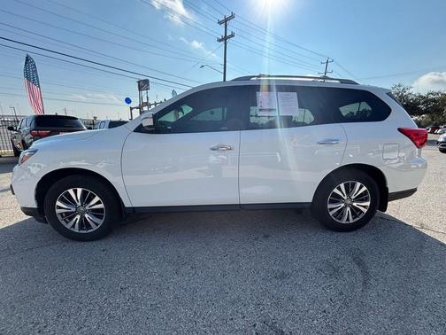 2020 Nissan Pathfinder S 2WD