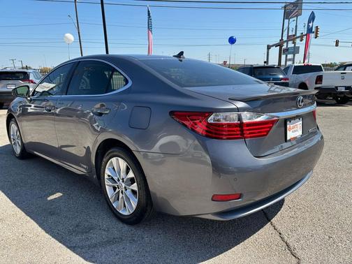 2013 Lexus ES 300h Base