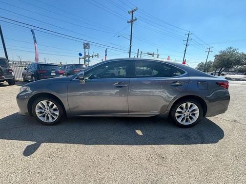 2013 Lexus ES 300h Base