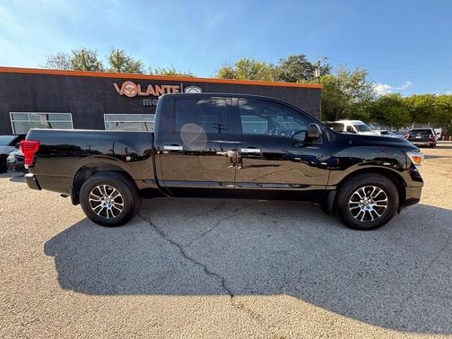 2021 Nissan Titan SV