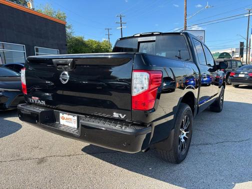 2021 Nissan Titan SV